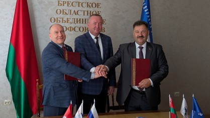 Профсоюзы медиков Брестской и Нижегородской областей скрепили подписью соглашение о сотрудничестве